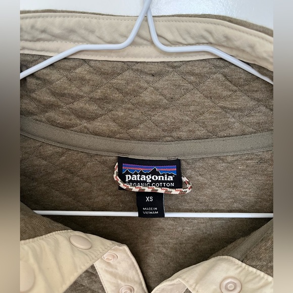 Patagonia Quilted Pullover in Brown and Cream - Picture 4 of 7